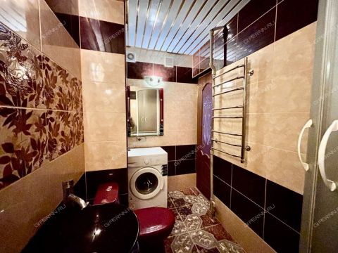 4-komnatnaya-ul-surikova-d-16a фото