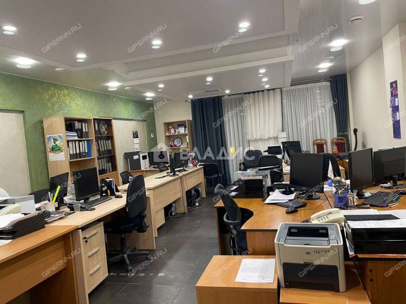 помещение под помещение свободного назначения на улице Минина