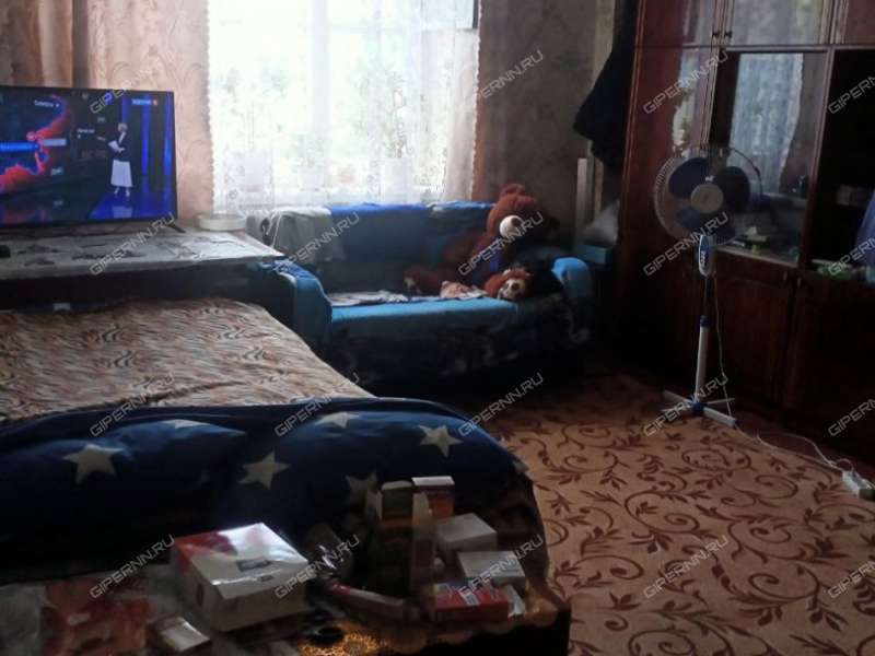 трёхкомнатная квартира на проспекте Кирова дом 11