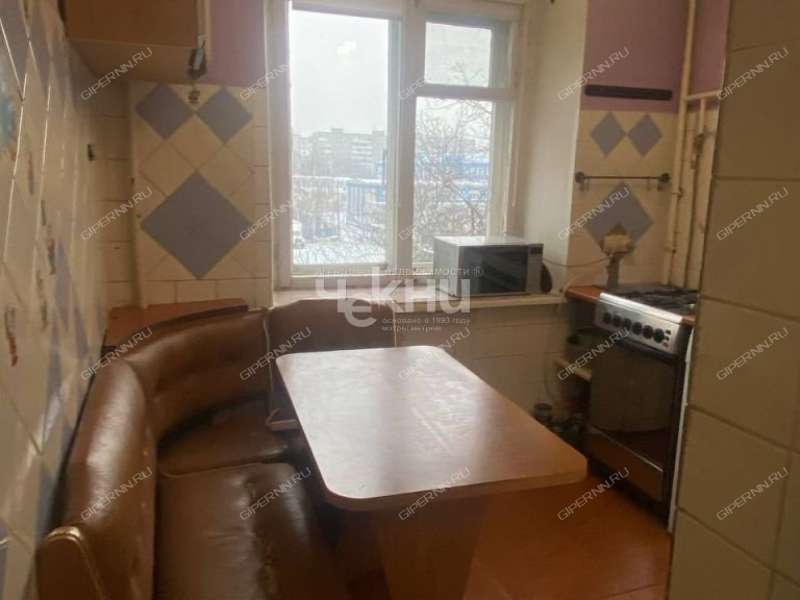 четырёхкомнатная квартира на Львовской улице дом 3