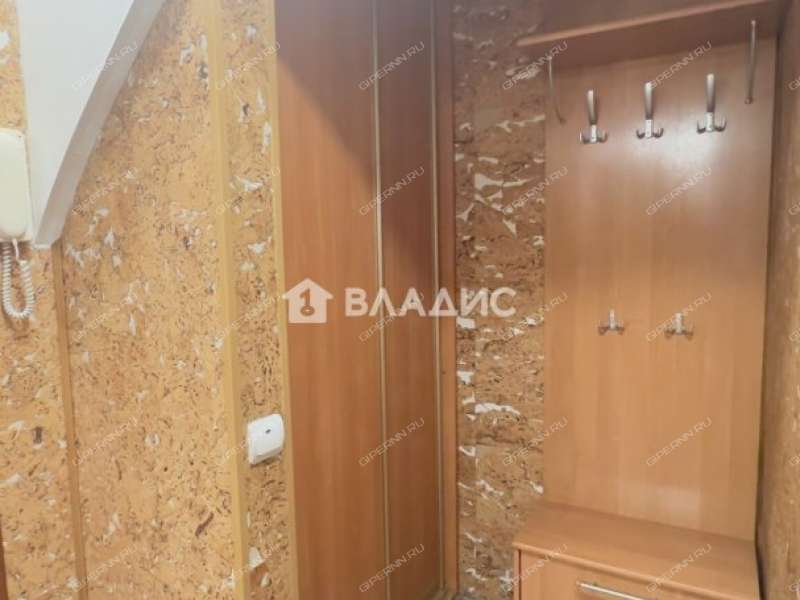 трёхкомнатная квартира на улице Челюскинцев дом 23