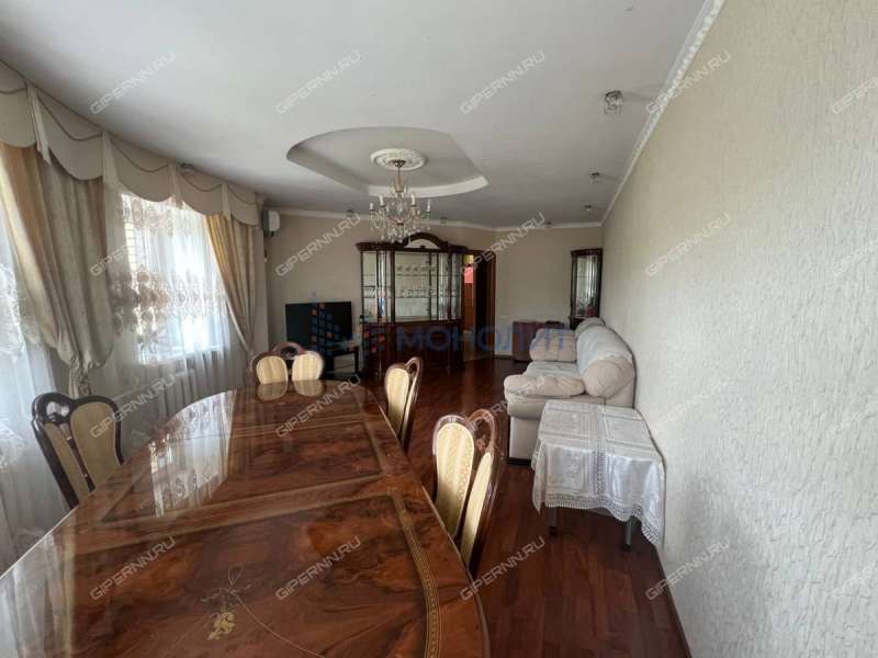 трёхкомнатная квартира на улице Бурденко дом 35