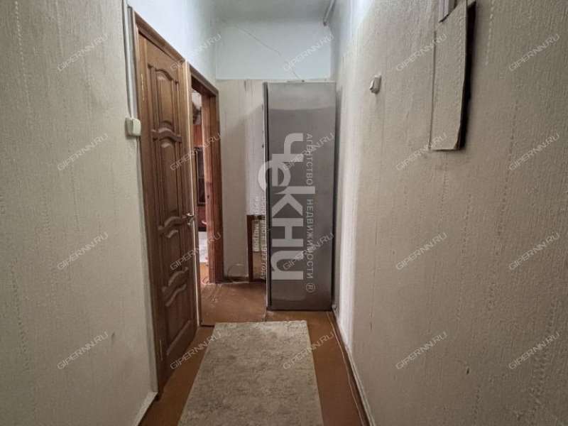 трёхкомнатная квартира на улице Ярошенко дом 4