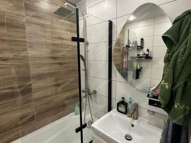 трёхкомнатная квартира на проспекте Ильича дом 38