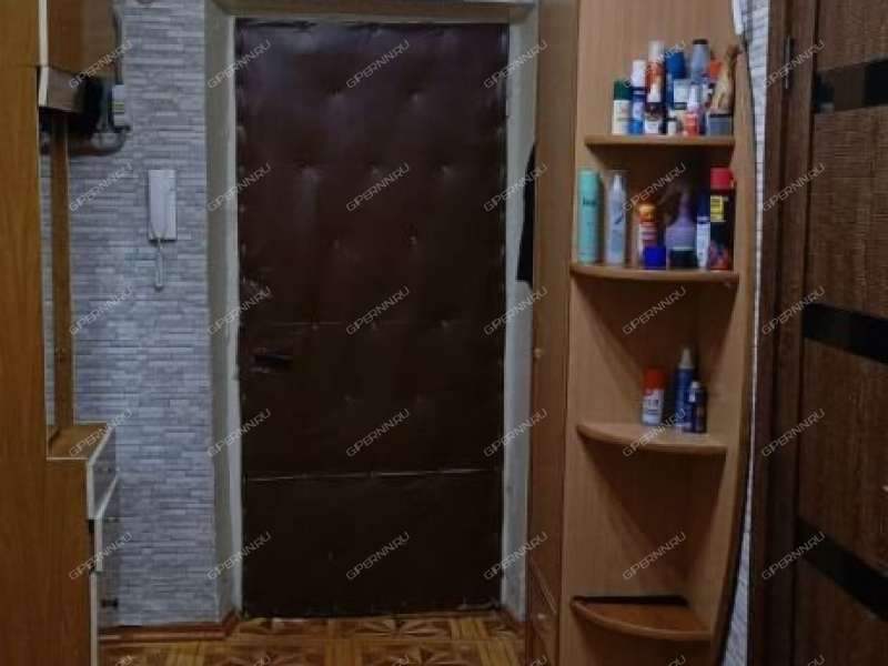 комната в доме 1 на улице Космонавта Комарова