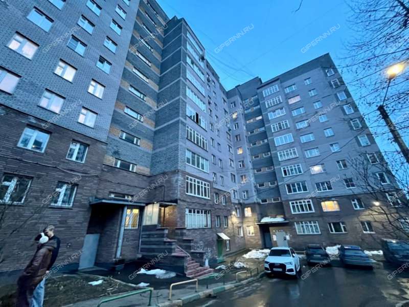 трёхкомнатная квартира на улице Александра Хохлова дом 5