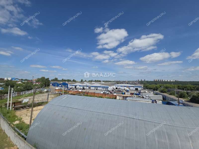 здание под офис, торговую площадь на улице Ларина