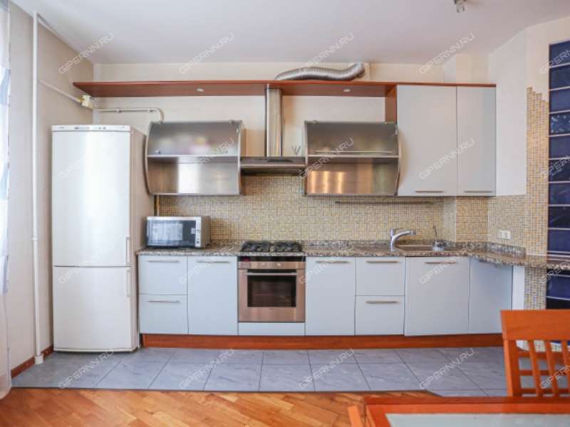 трёхкомнатная квартира на Большой Покровской улице дом 20б