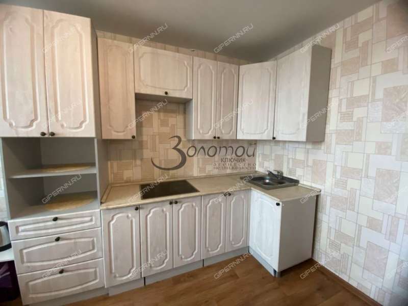 трёхкомнатная квартира на улице Академика Сахарова дом 101