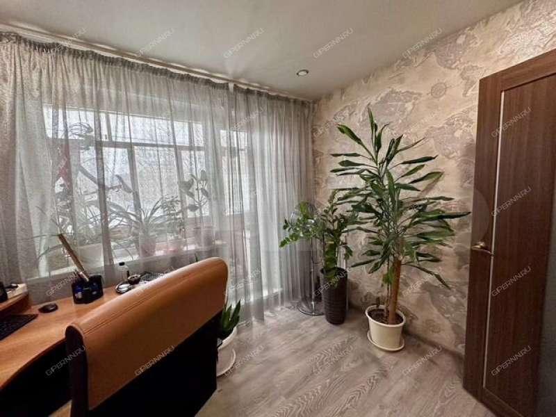 четырёхкомнатная квартира на улице Строкина дом 19