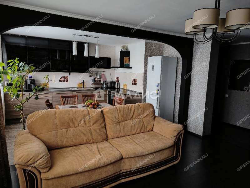 трёхкомнатная квартира на Краснозвёздной улице дом 31