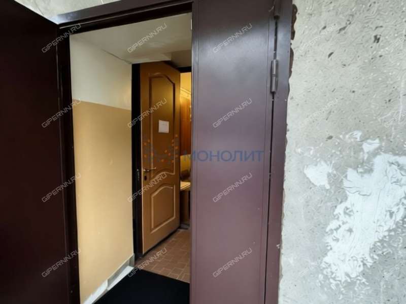 помещение под офис, торговую площадь на улице Нестерова