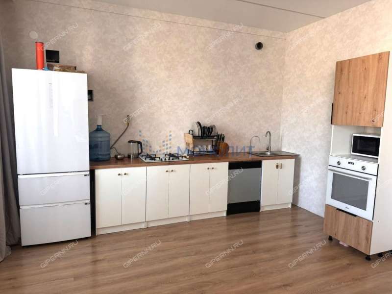 трёхкомнатная квартира на улице Коминтерна дом 127