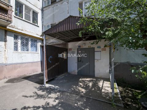 2-komnatnaya-b-r-zarechnyy-d-9 фото