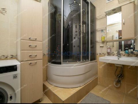 4-komnatnaya-ul-surikova-d-16 фото