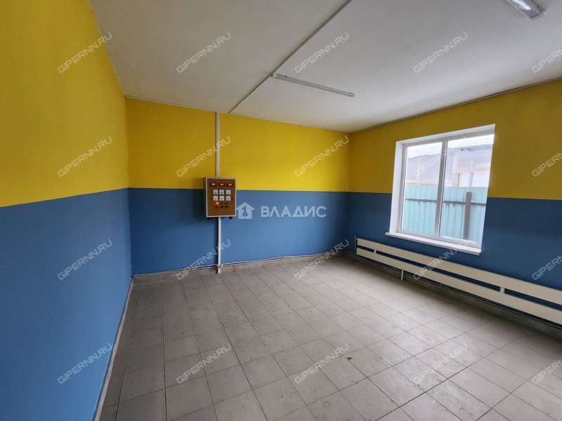 здание под офис, торговую площадь на 54 рабочий посёлок Первое Мая