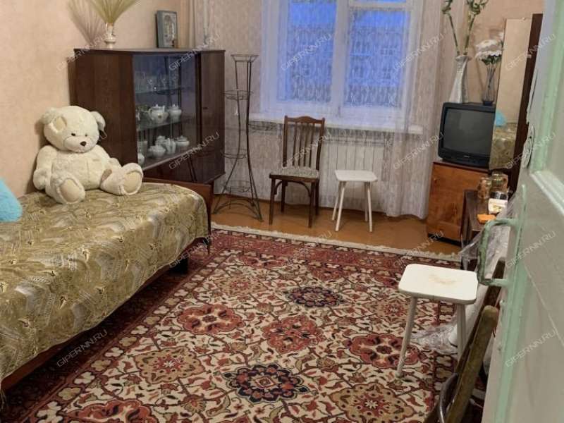 трёхкомнатная квартира на проспекте Октября дом 12