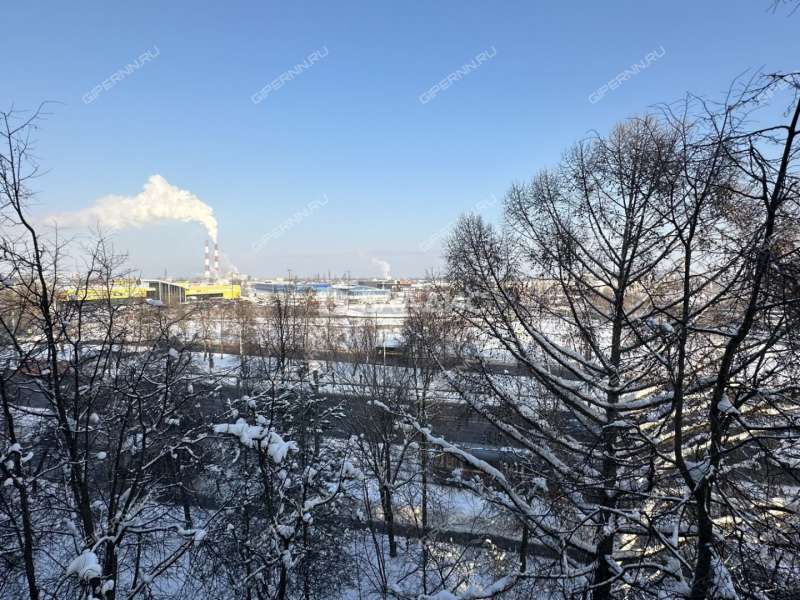 трёхкомнатная квартира на улице Коминтерна дом 4