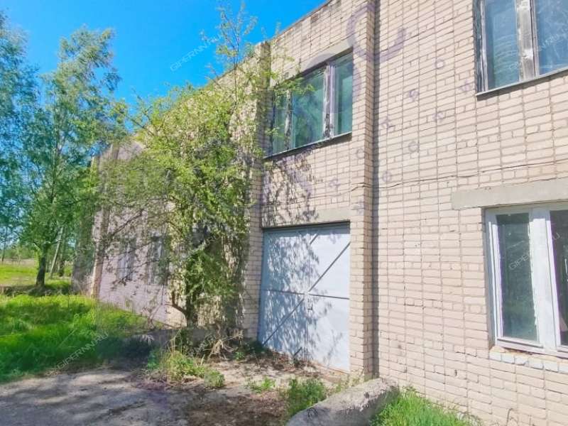 помещение под коммерческую недвижимость на Центральной улице деревня Берёзово