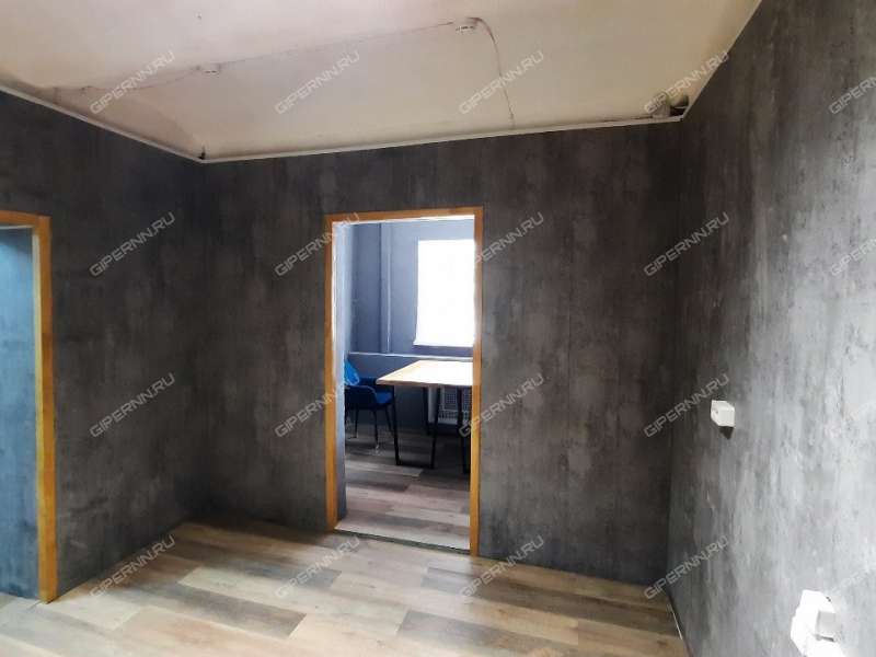 помещение под офис, торговую площадь на улице Коминтерна