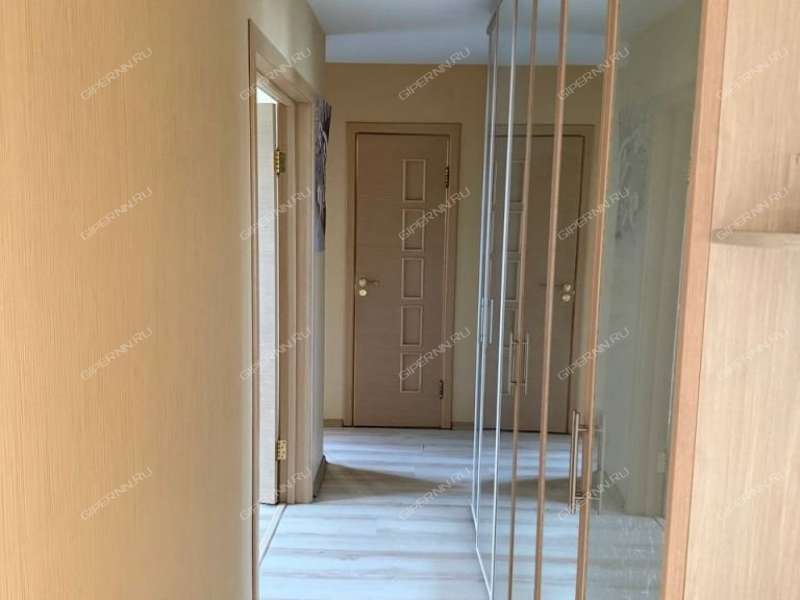 трёхкомнатная квартира на улице Коминтерна дом 22