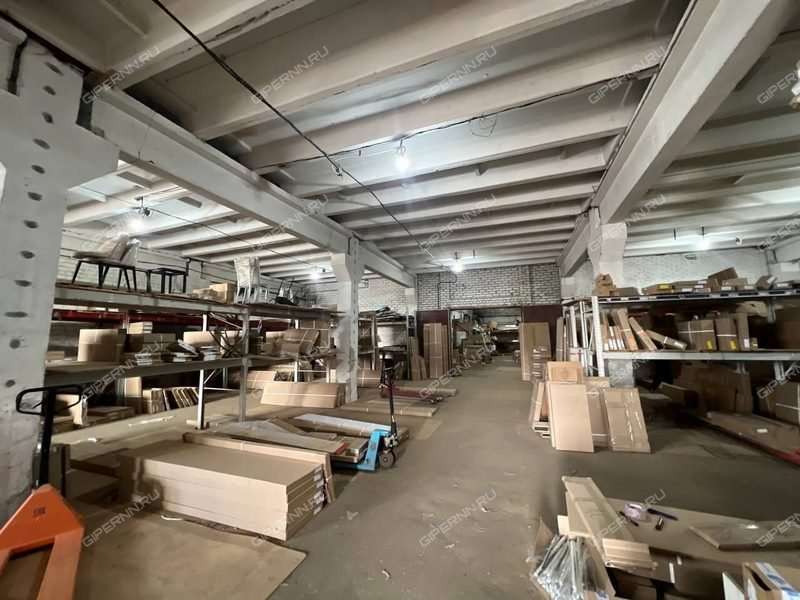 помещение под склад на улице Федосеенко