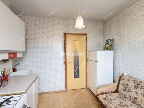1-komnatnaya-ul-plotnikova-d-2 фото