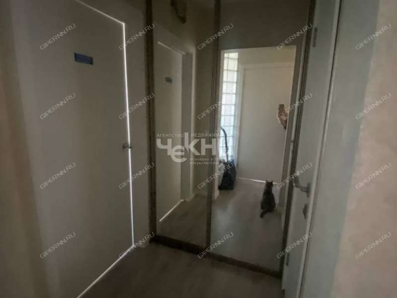 трёхкомнатная квартира на улице Верхнепечёрская дом 15 к1