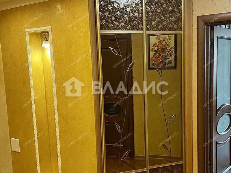 четырёхкомнатная квартира на улице Дунаева дом 8