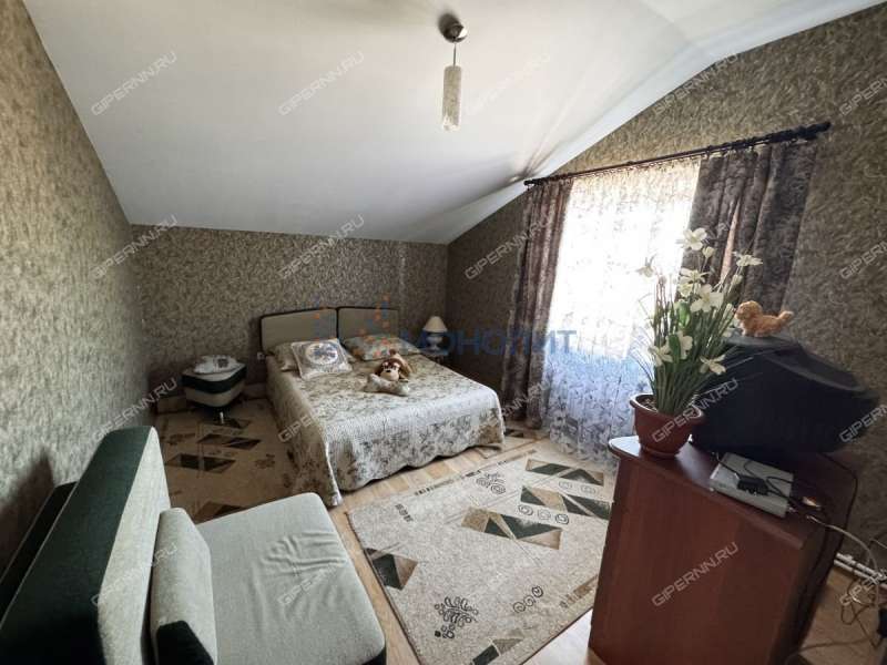 дом на Озёрной улице деревня Крутая