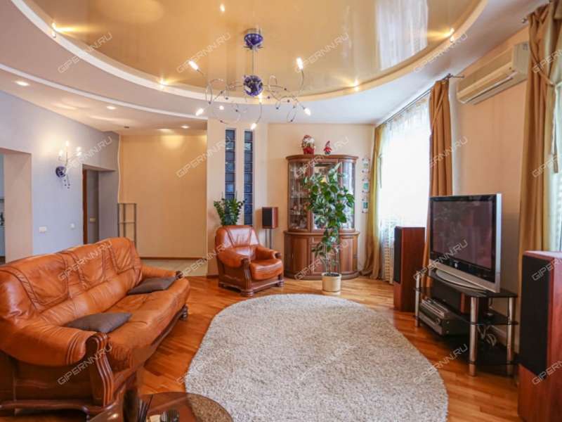 трёхкомнатная квартира на Большой Покровской улице дом 20б