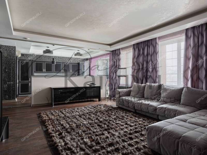 пятикомнатная квартира на улице Ульянова дом 31