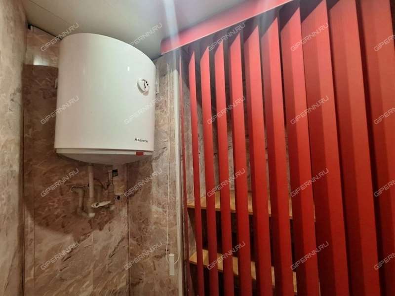 трёхкомнатная квартира на Керченской улице дом 28