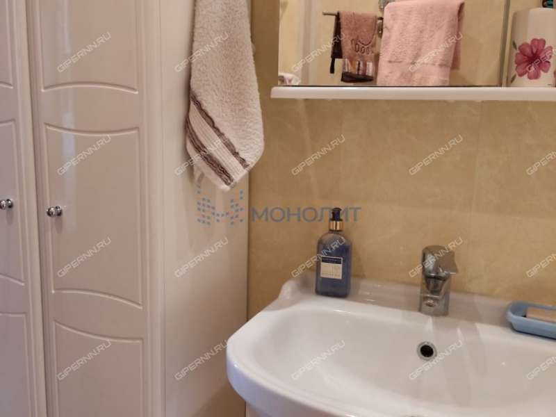 двухкомнатная квартира на улице Верхнепечёрская дом 13 к1