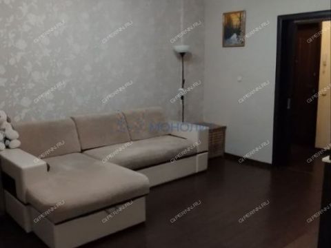 2-komnatnaya-ul-vyatskaya-d-1 фото