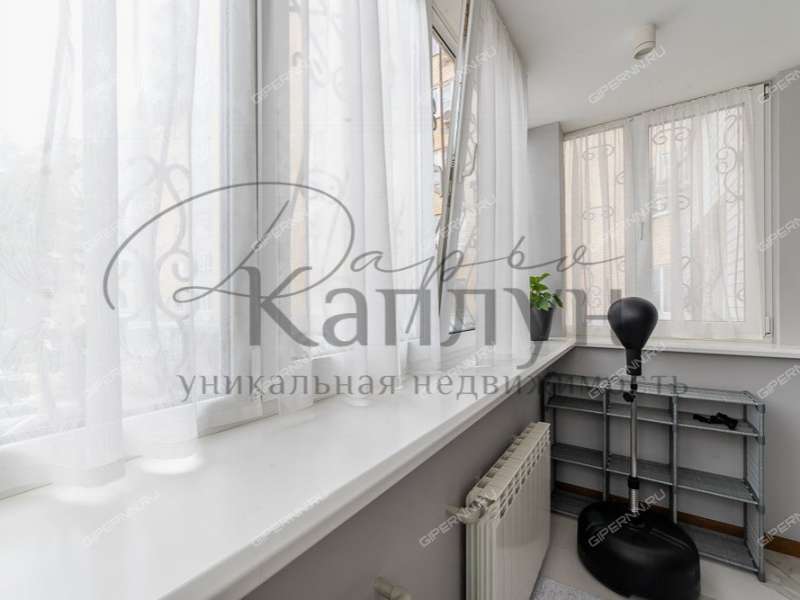 четырёхкомнатная квартира на улице Октябрьской Революции дом 45