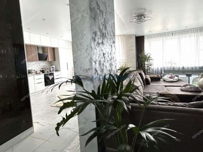 трёхкомнатная квартира на улице Маршала Баграмяна дом 3