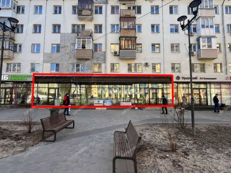 помещение под торговую площадь, недвижимость под образовательные учреждения на улице Коминтерна