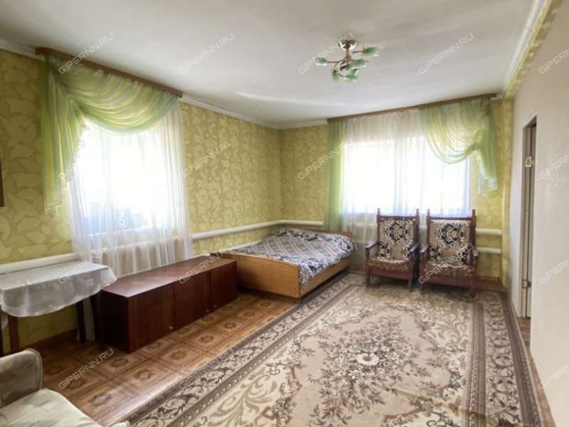 дом на улице Ленина село Работки