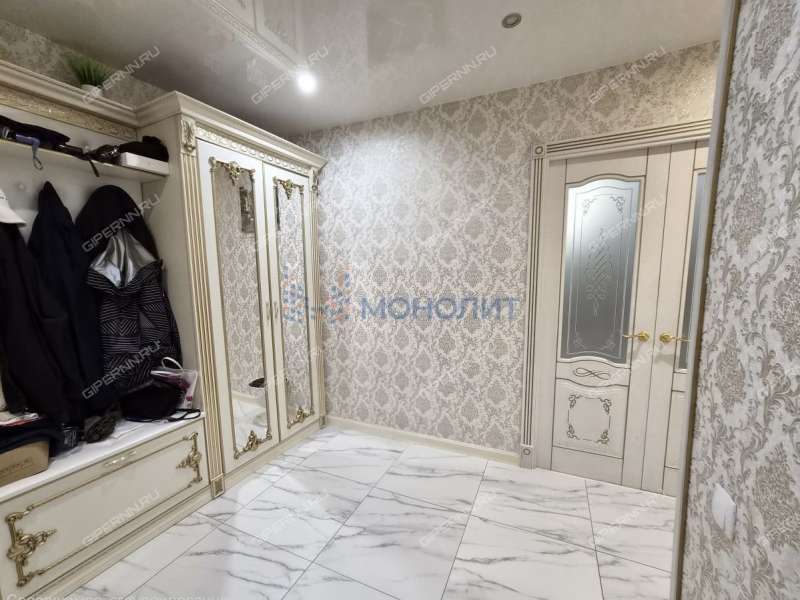 трёхкомнатная квартира на улице Движенцев дом 1