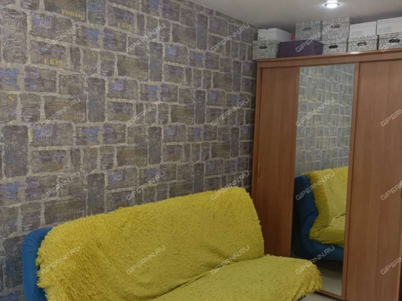 трёхкомнатная квартира на проспекте Кирова дом 7