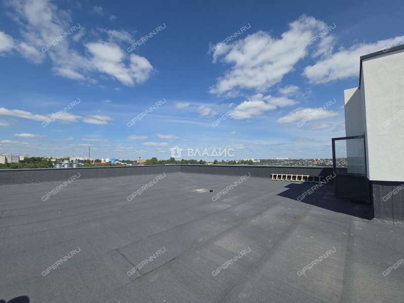 здание под офис, торговую площадь на улице Ларина