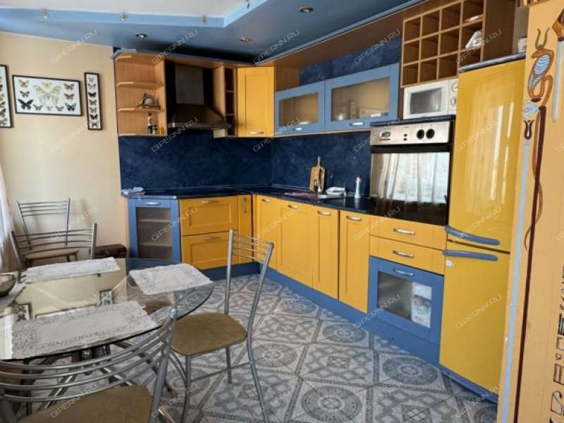 трёхкомнатная квартира на Кстовской улице дом 21 город Кстово