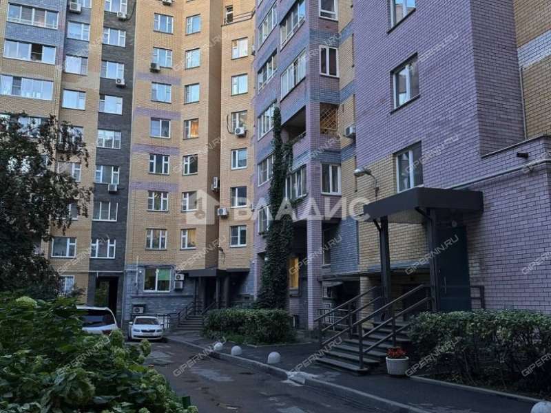 четырёхкомнатная квартира на улице Дунаева дом 8