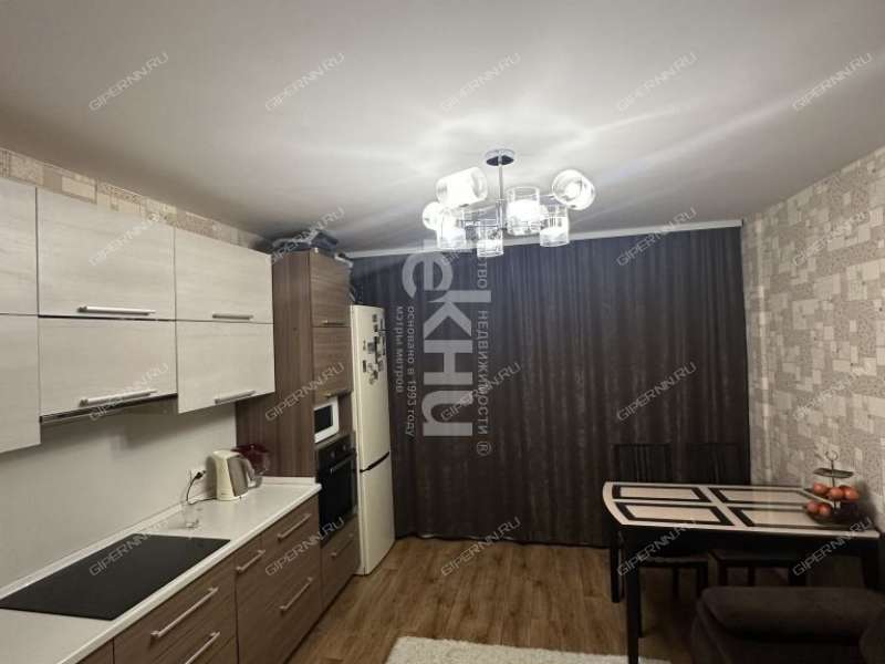 трёхкомнатная квартира на Первоцветной улице дом 6