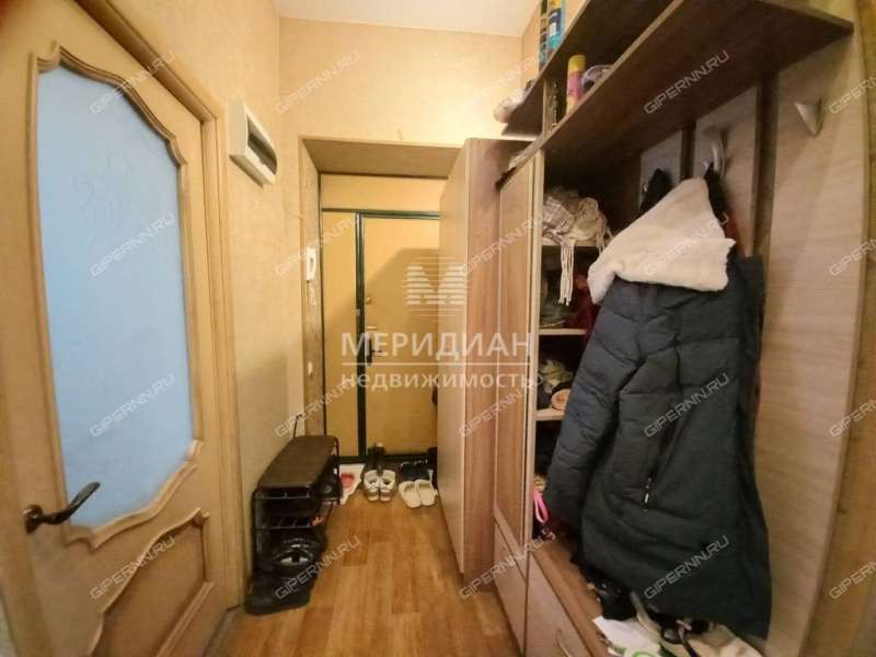 четырёхкомнатная квартира на улице Страж Революции дом 6/3