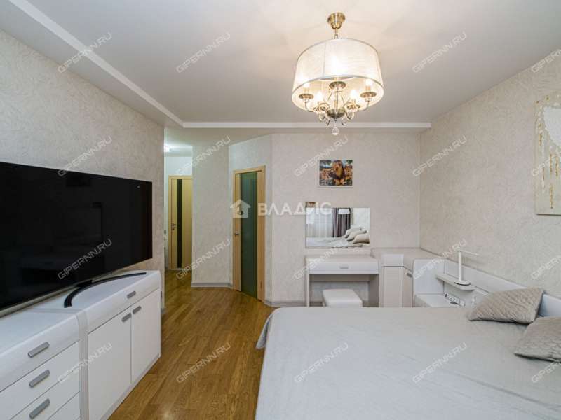 трёхкомнатная квартира на Полтавской улице дом 3