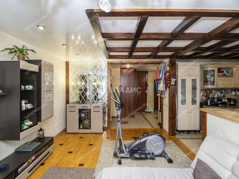 трёхкомнатная квартира на улице Карла Маркса дом 52