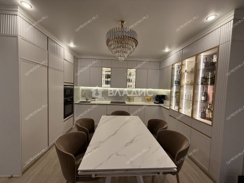 4-komnatnaya-pl-sennaya-d-1 фото