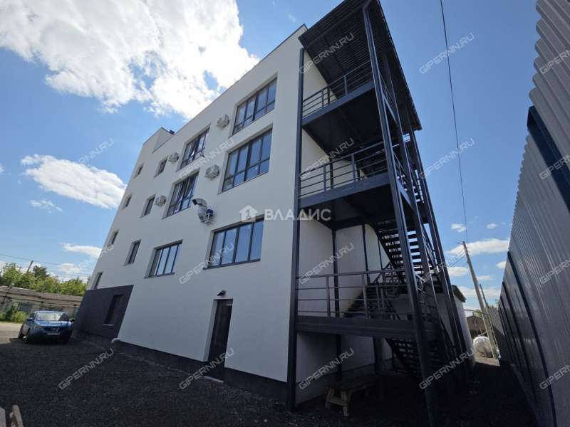 здание под офис, торговую площадь на улице Ларина